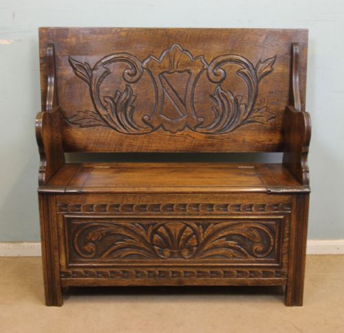 Small Carved Oak Monks Bench Settle.
