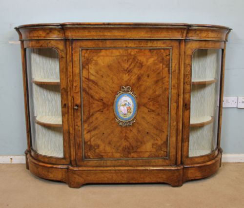 Quality Victorian Burr Walnut Credenza Sideboard