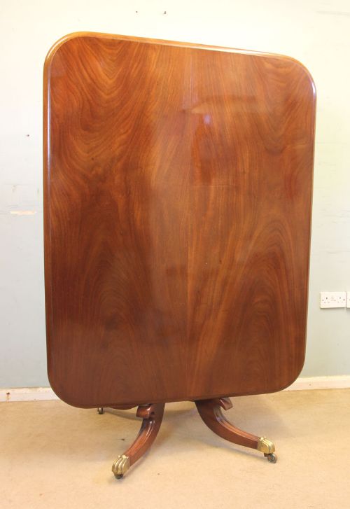Antique Quality 19th Century Mahogany Pedestal Breakfast Dining Table