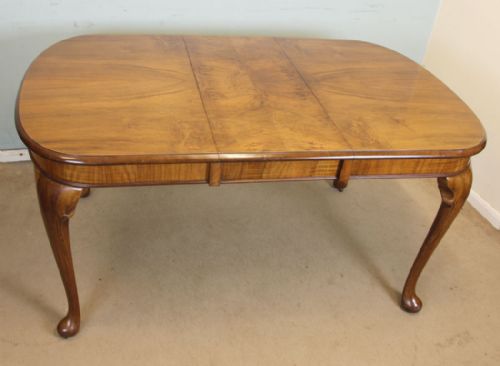 Figured Walnut Queen Anne Style Extending Dining Table
