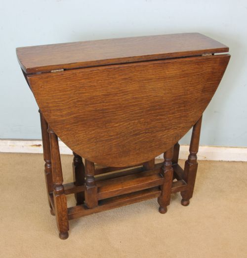Antique Oak Drop Leaf Gateleg Occasional Table