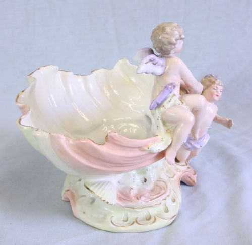 PORCELAIN CENTRE PIECE CHERUBS ON SHELL - ADDITIONAL PHOTO 6