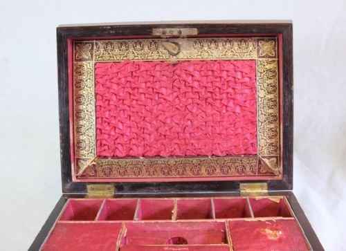 ANTIQUE VICTORIAN ROSEWOOD INLAID SARCOPHAGUS SHAPED SEWING BOX - ADDITIONAL PHOTO 12