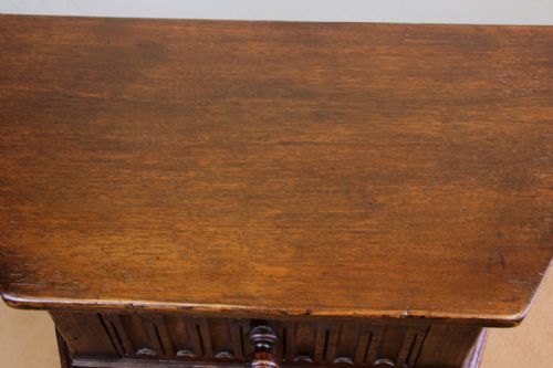 ANTIQUE OAK SIDE TABLE - ADDITIONAL PHOTO 3