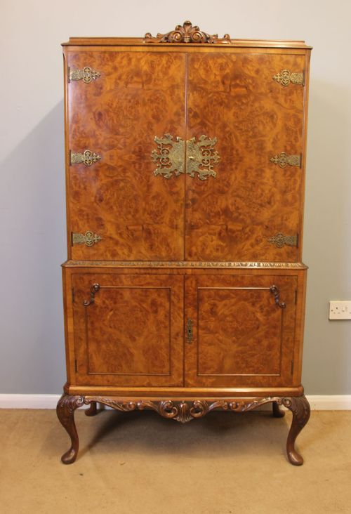 Queen Anne Style Burr Walnut Cocktail Drinks Cabinet.