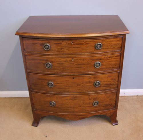 Quality Antique Small Georgian Style Bow Front Chest of Drawers
