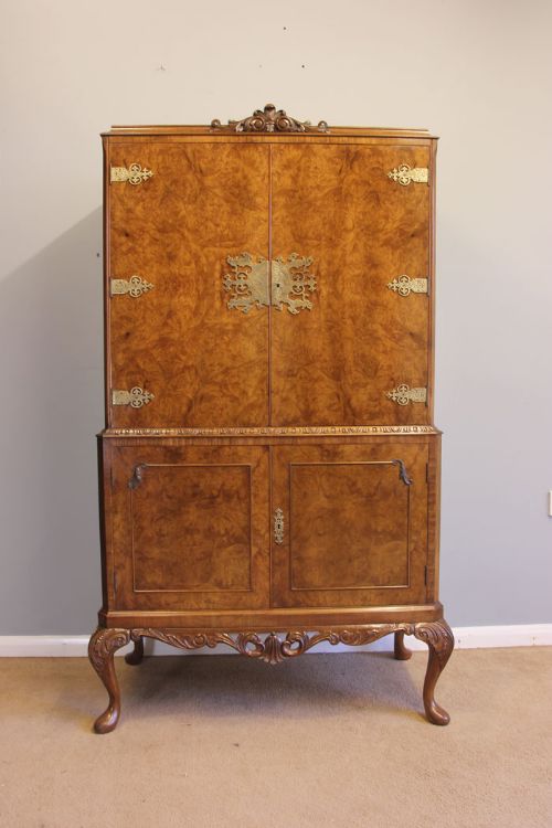 Queen Anne Style Burr Walnut Cocktail Drinks Cabinet