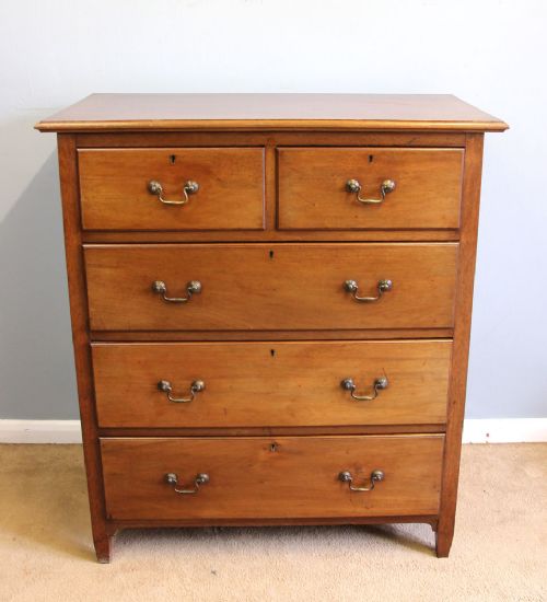 Antique Mahogany Chest of Drawers.