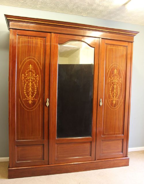 Antique Edwardian Inlaid Mahogany Wardrobe.