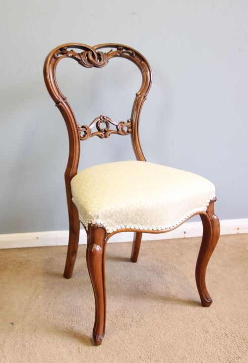 Antique Victorian Walnut Bedroom Side Chair.