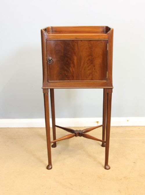 Antique Georgian Style Mahogany Bedside Lamp Table