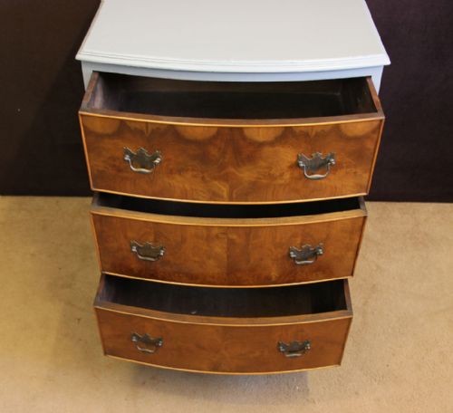 SMALL BOW FRONTED PAINTED BURR WALNUT CHEST OF DRAWERS - ADDITIONAL PHOTO 6