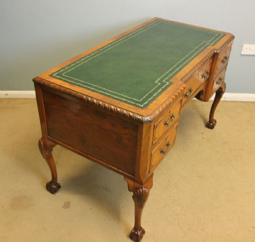 ANTIQUE WALNUT QUEEN ANNE STYLE WRITING KNEE HOLE DESK - ADDITIONAL PHOTO 1