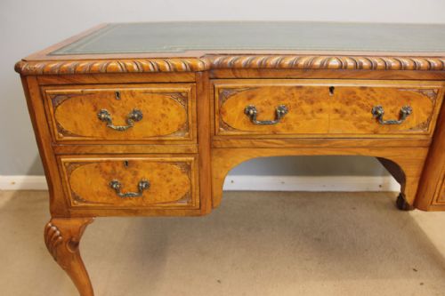 ANTIQUE WALNUT QUEEN ANNE STYLE WRITING KNEE HOLE DESK - ADDITIONAL PHOTO 12