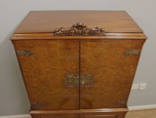 ANTIQUE WALNUT COCKTAIL DRINKS CABINET - ADDITIONAL PHOTO 3