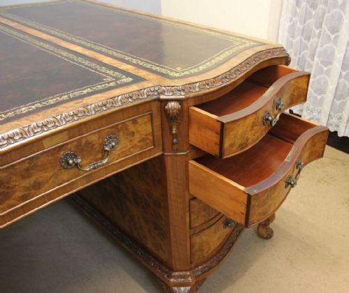 LARGE ANTIQUE BURR WALNUT KNEEHOLE PARTNERS PEDESTAL WRITING DESK - ADDITIONAL PHOTO 15