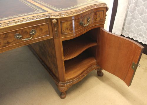 LARGE ANTIQUE BURR WALNUT KNEEHOLE PARTNERS PEDESTAL WRITING DESK - ADDITIONAL PHOTO 16