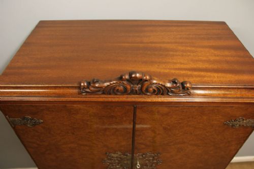 ANTIQUE WALNUT COCKTAIL DRINKS CABINET - ADDITIONAL PHOTO 5
