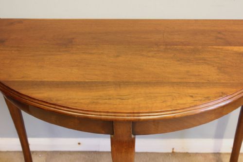 ANTIQUE QUALITY WALNUT SIDE TABLE - ADDITIONAL PHOTO 4