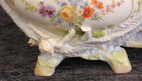 ANTIQUE CERAMIC PORCELAIN FIGURINES CENTREPIECE VASE - ADDITIONAL PHOTO 4