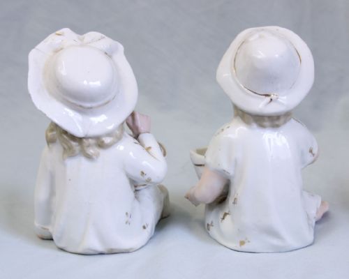PAIR ANTIQUE FIGURES SITTING DOWN FIGURINES - ADDITIONAL PHOTO 2