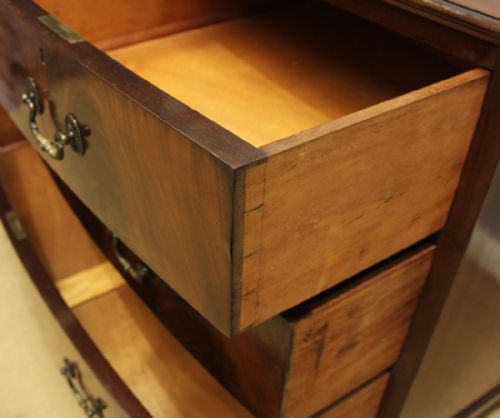 ANTIQUE MAHOGANY BOW FRONT CHEST OF DRAWERS - ADDITIONAL PHOTO 5