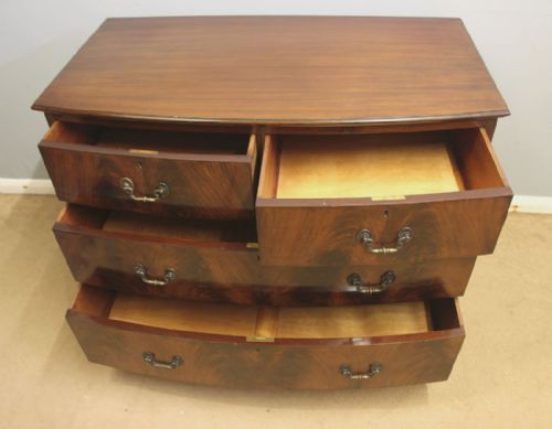 ANTIQUE MAHOGANY BOW FRONT CHEST OF DRAWERS - ADDITIONAL PHOTO 6