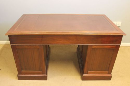 ANTIQUE MAHOGANY KNEE HOLE PEDESTAL WRITING DESK - ADDITIONAL PHOTO 3