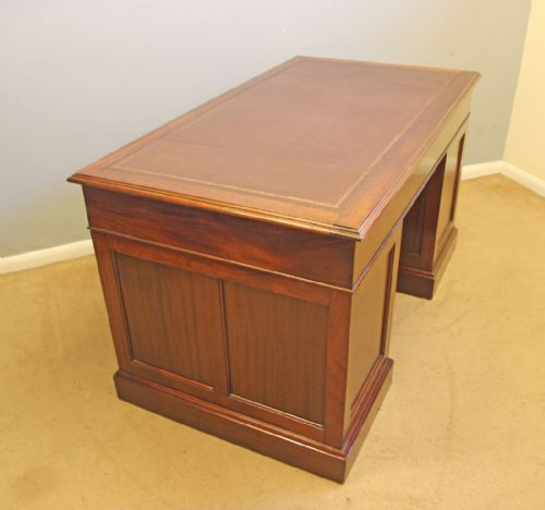ANTIQUE MAHOGANY KNEE HOLE PEDESTAL WRITING DESK - ADDITIONAL PHOTO 4