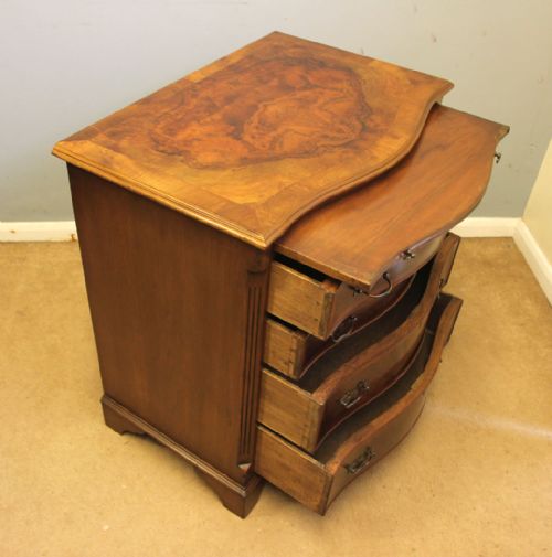 ANTIQUE BURR WALNUT CHEST OF FOUR DRAWERS - ADDITIONAL PHOTO 4