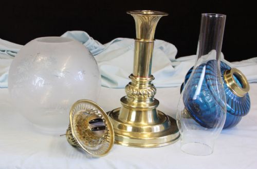 ANTIQUE VICTORIAN OIL LAMP SHADE WITH BLUE FONT - ADDITIONAL PHOTO 11