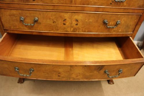 ANTIQUE FIGURED WALNUT BOW FRONT CHEST OF DRAWERS - ADDITIONAL PHOTO 9