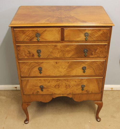 ANTIQUE FIGURED WALNUT CHEST OF DRAWERS - ADDITIONAL PHOTO 1