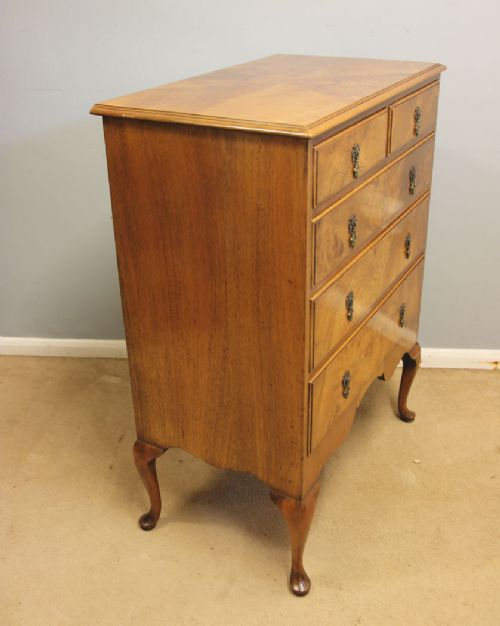 ANTIQUE FIGURED WALNUT CHEST OF DRAWERS - ADDITIONAL PHOTO 3