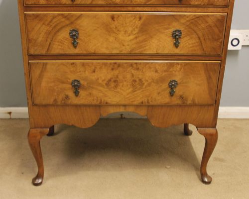 ANTIQUE FIGURED WALNUT CHEST OF DRAWERS - ADDITIONAL PHOTO 5