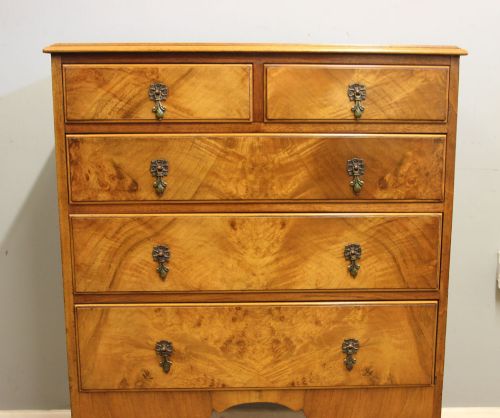 ANTIQUE FIGURED WALNUT CHEST OF DRAWERS - ADDITIONAL PHOTO 6