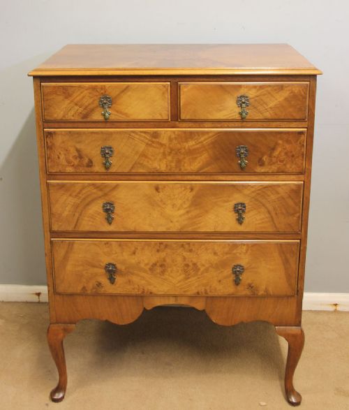 ANTIQUE FIGURED WALNUT CHEST OF DRAWERS - ADDITIONAL PHOTO 10