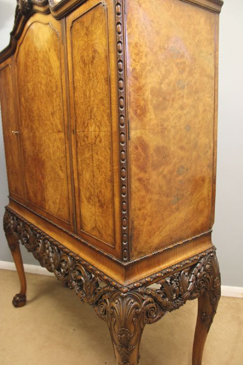 ANTIQUE BURR WALNUT THREE DOOR SIDE CABINET - ADDITIONAL PHOTO 3