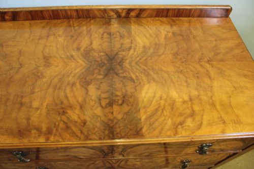 ANTIQUE FIGURED WALNUT CHEST OF DRAWERS - ADDITIONAL PHOTO 3