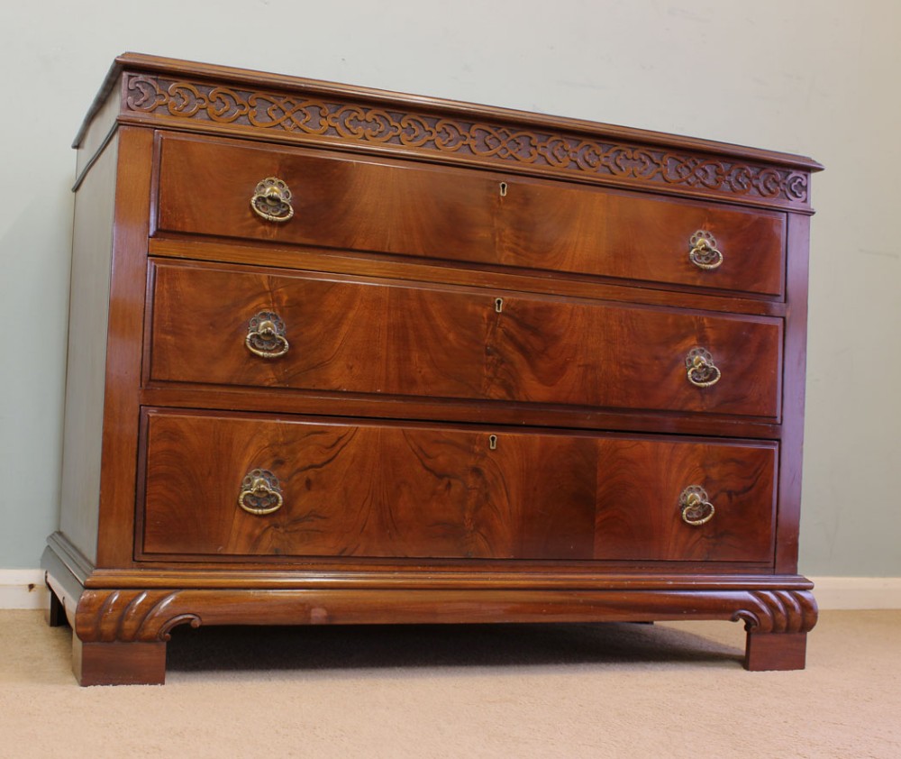 Antique Mahogany Chest of Drawers,