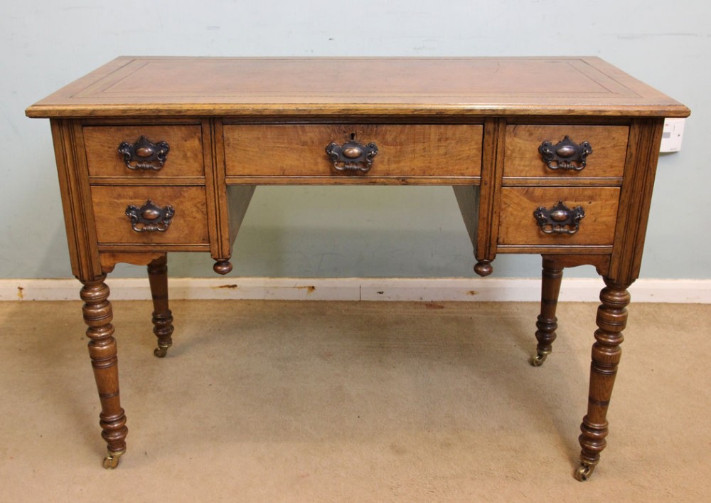 Edwardian Ladies Kneehole Oak Writing Desk