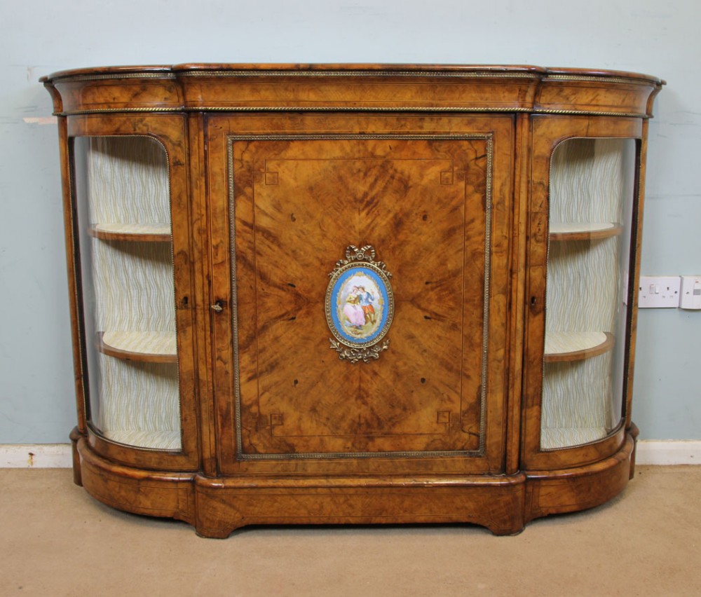 Quality Victorian Burr Walnut Credenza Sideboard