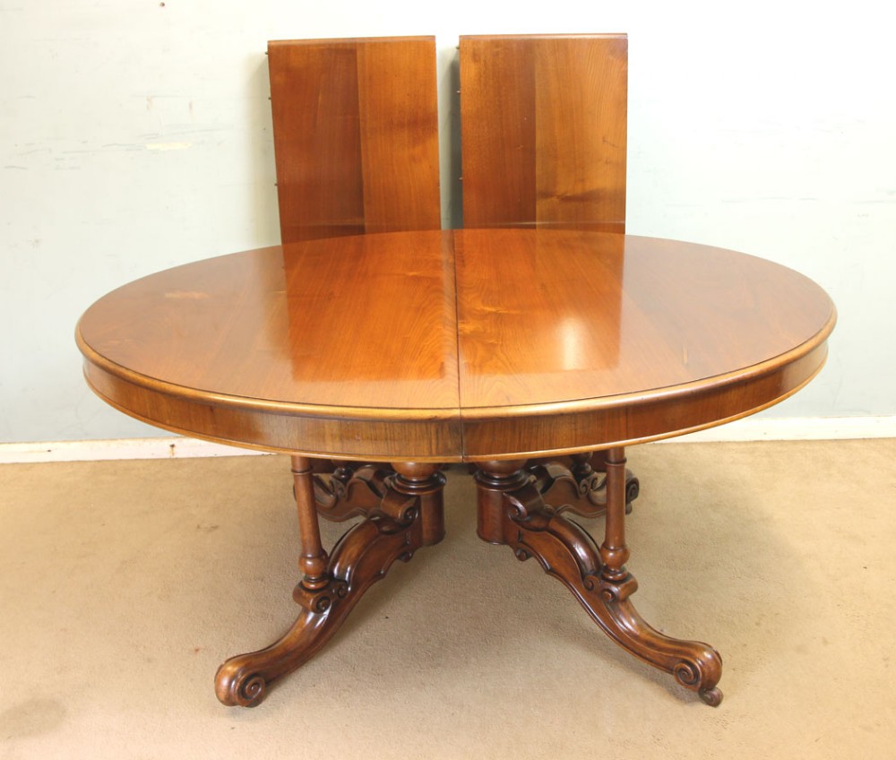 Antique Victorian Walnut Pedestal Extending Dining Table.