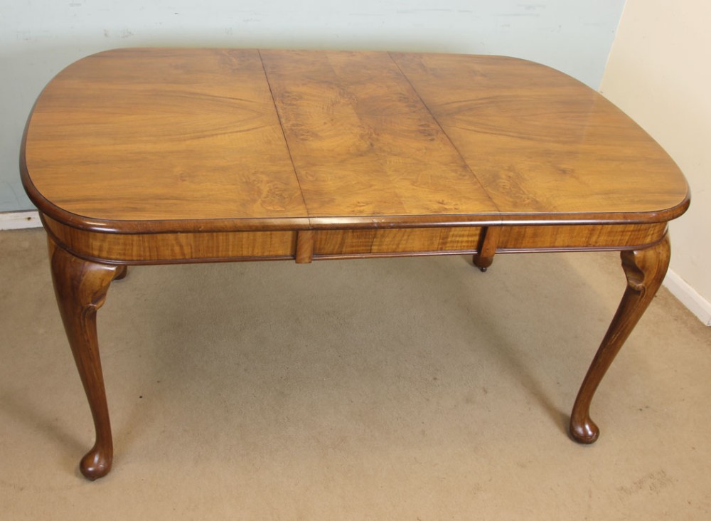 Figured Walnut Queen Anne Style Extending Dining Table