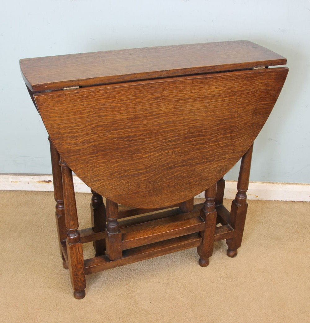 Antique Oak Drop Leaf Gateleg Occasional Table