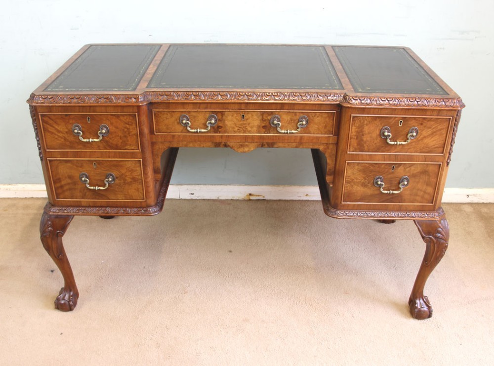 Quality Burr Walnut Kneehole Writing Table Writing Desk