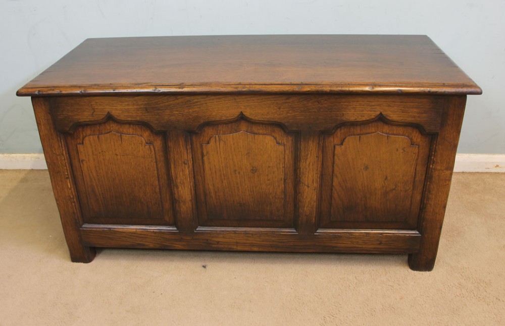 Oak Blanket Chest Coffer. 