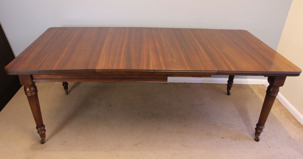 Antique Mahogany Extending Dining Table