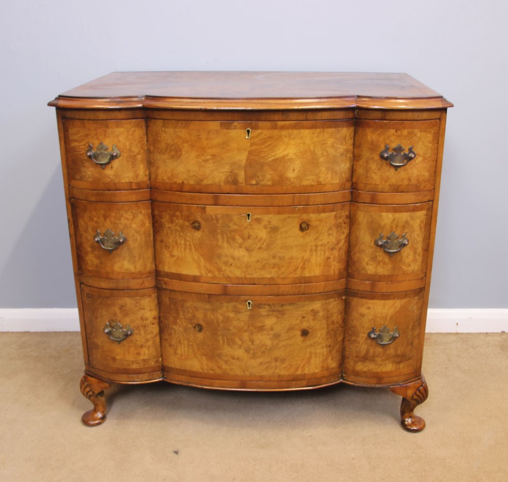 Antique Burr Walnut Shaped Front Chest of Drawers. 