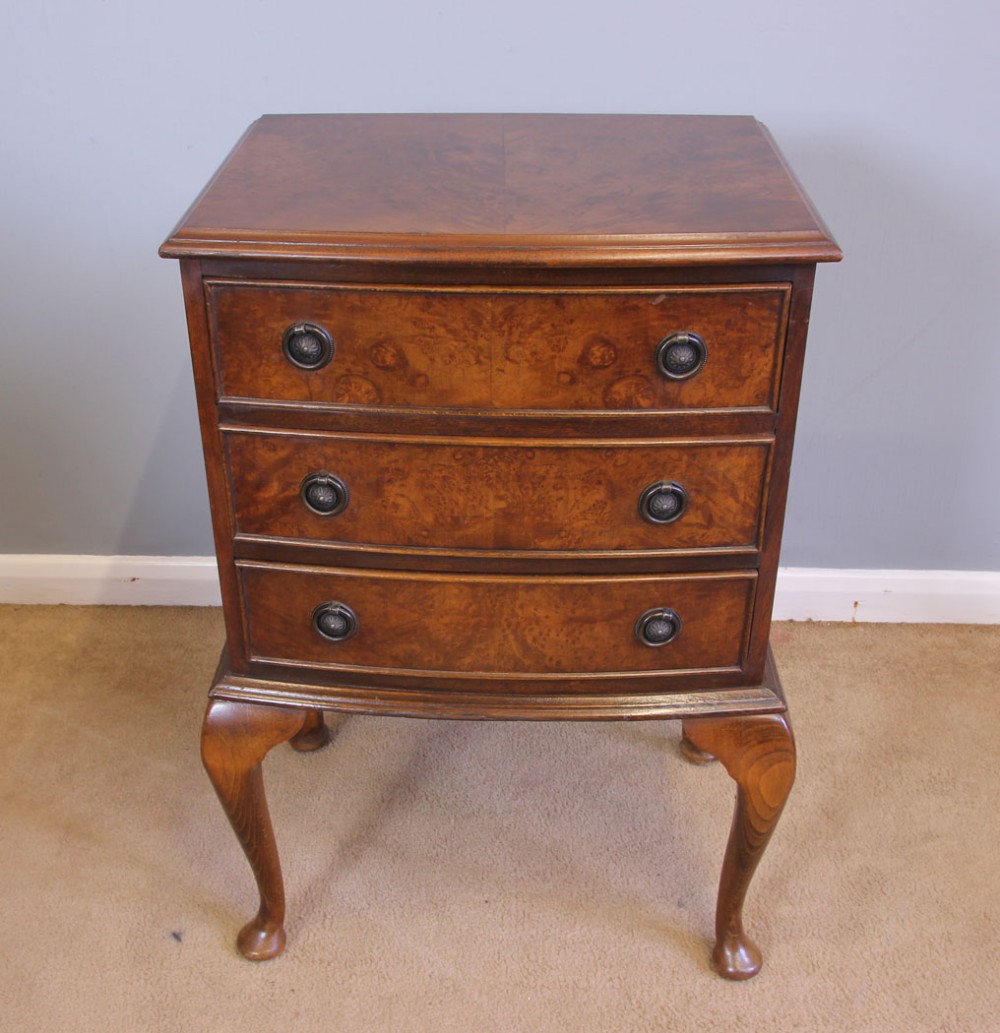 Burr Walnut Small Chest Drawers, Bedside Cabinet. 